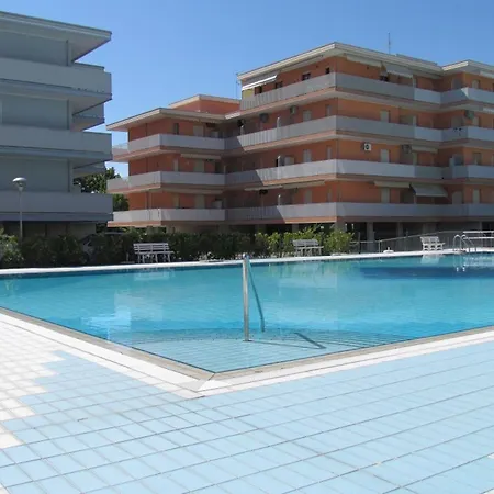 Relax And Chill By The Pool - Beahost Appartamento