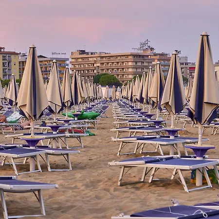 Relax And Chill By The Pool - Beahost Apartment *