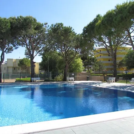 Relax And Chill By The Pool - Beahost Apartment